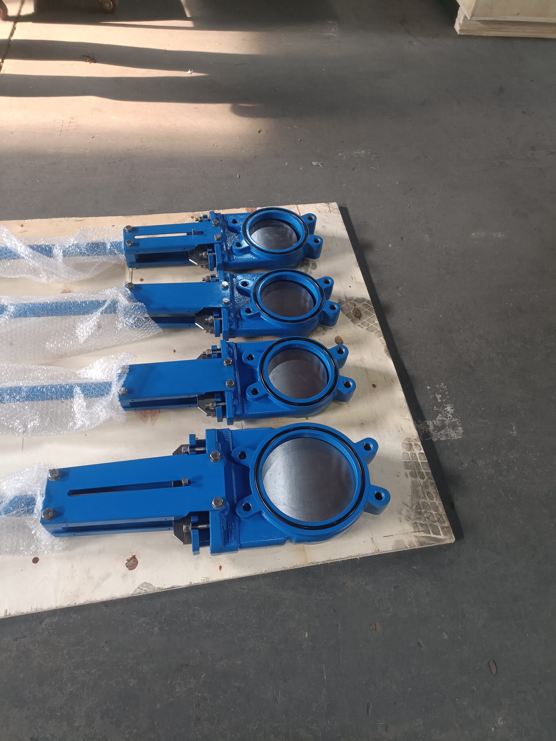 Extended rod knife gate valve 1 scaled